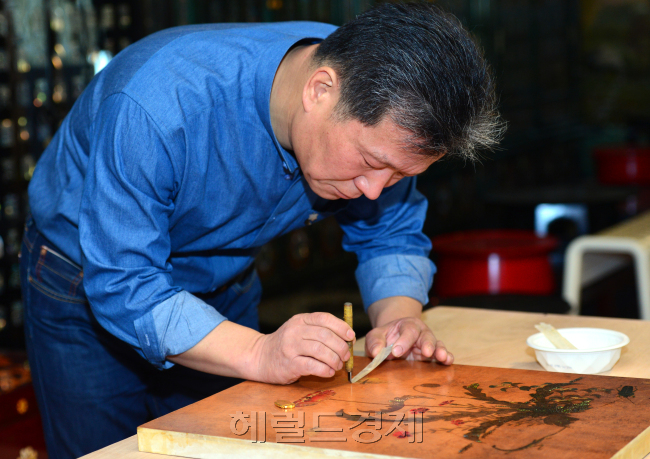 크래프트디자인 김영준 교수, '조각이 빚어낸 예술' 헤럴드 경제